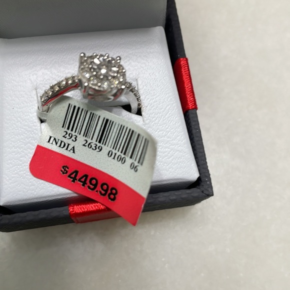 Sterling silver 1/2 CTTW diamond Ring size 7 - Picture 3 of 5